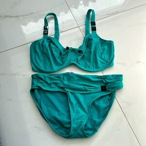 Prima Donna teal bikini in good condition